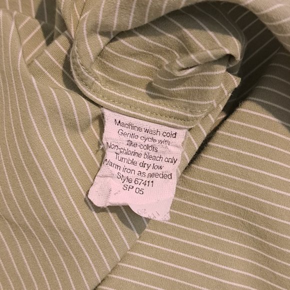 Vintage J. Crew Men's Medium Long Sleeve Button Down Shirt Style 67411 (2005) - Picture 9 of 14